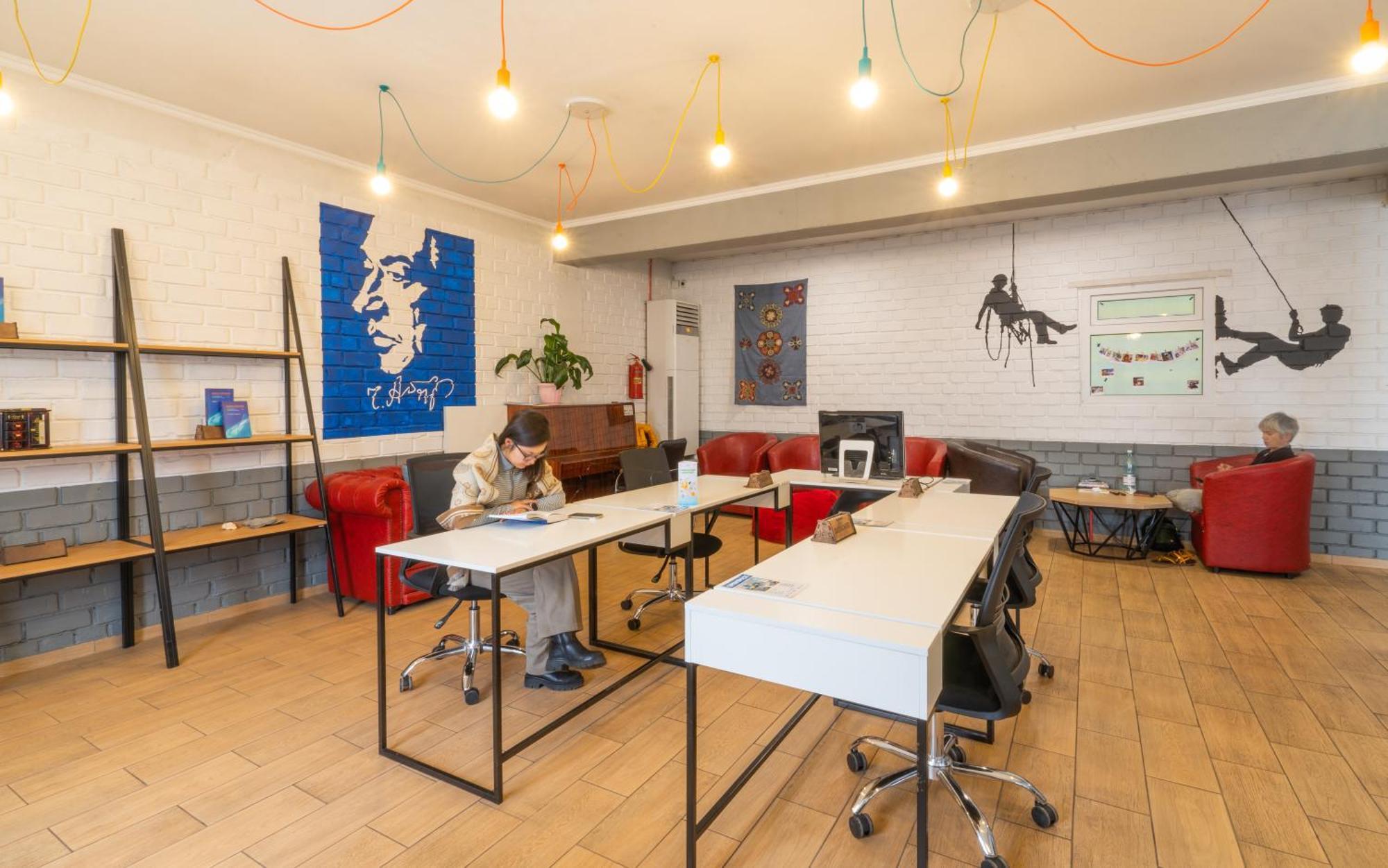 Ololofreelander Hostel&Coworking Бішкек Екстер'єр фото