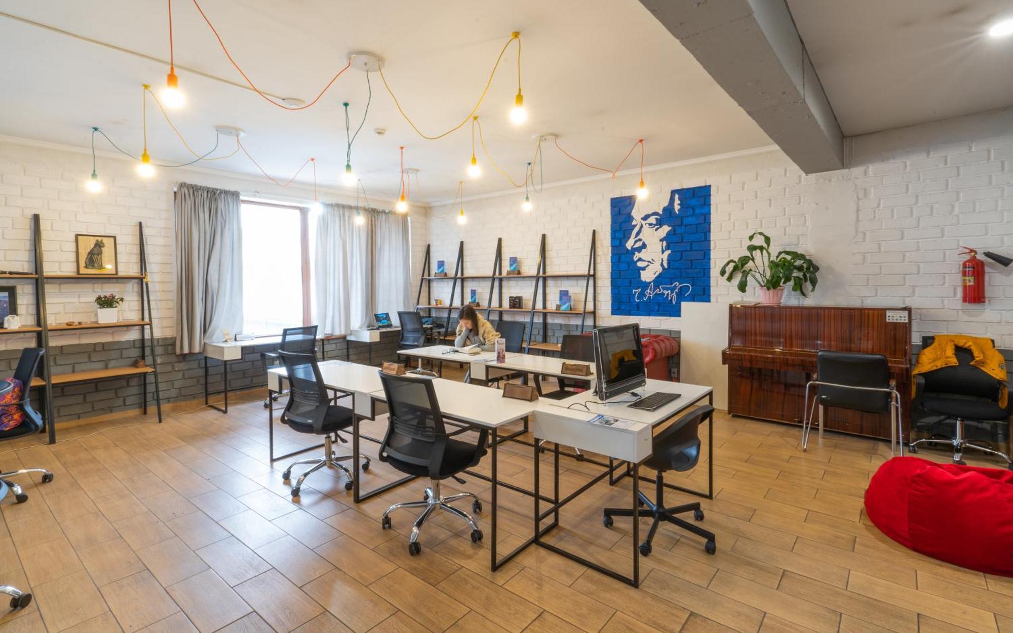 Ololofreelander Hostel&Coworking Бішкек Екстер'єр фото